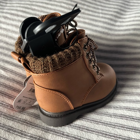 NWT Wonder Nation Baby Girl Sweater Knit Boot - Picture 2 of 3